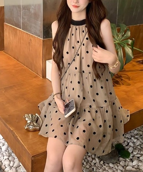 CHUL(チュル)の「ドットチュールティアードミニワンピース(ワンピース・レディース・ベージュ・X-LARGE/LARGE/MEDIUM/SMALL)」の2枚目の写真