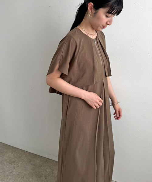 LHELBIE(レルビエ)の「ハーフジップケープワンピ(サロペット/オーバーオール・レディース・ブラック/ネイビー/ブラウン・M)」の4枚目の写真