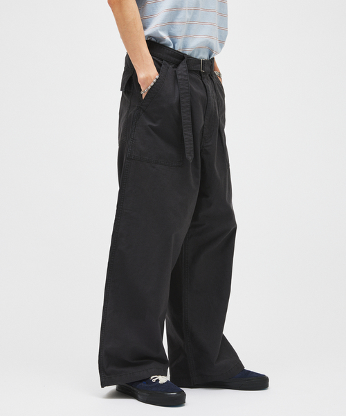 JOURNAL STANDARD(ジャーナルスタンダード)の「コットン リネン ベルテッド ワイド カット ベイカー パンツ(カーゴパンツ・メンズ・ブラック/ダークグリーン/オレンジ/アイボリー・SMALL/MEDIUM/LARGE)」の11枚目の写真