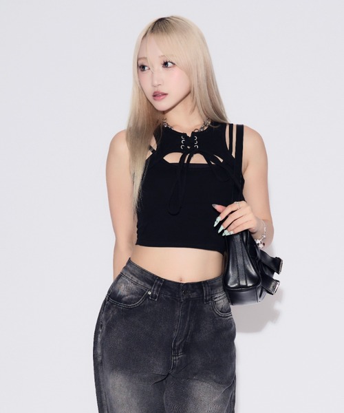 tinkerend(ティンカーエンド)の「【カップ付き】Cutout Lace-up Tank Top / カットアウトレースアップタンクトップ(タンクトップ・レディース・ブラック/ホワイト・FREE)」の12枚目の写真