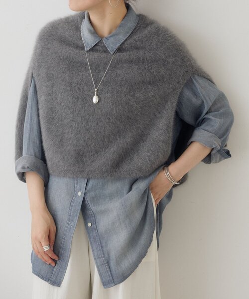 BEARDSLEY(ビアズリー)の「《6/27(土)12:00予約開始》ファーニットポンチョ(ニット/セーター・レディース・グレー/キャメル/ブルー/ブラック・FREE)」の2枚目の写真