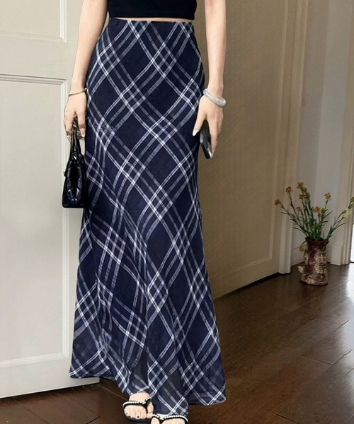 Chiina(チーナ)の「【Chiina】シアーチェック ロングスカート(スカート・レディース・ブラック/ネイビー・SMALL/MEDIUM)」の2枚目の写真
