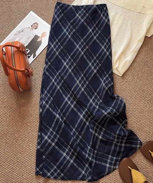 Chiina(チーナ)の「【Chiina】シアーチェック ロングスカート(スカート・レディース・ブラック/ネイビー・SMALL/MEDIUM)」の5枚目の写真