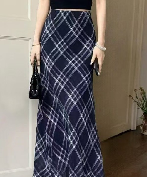 Chiina(チーナ)の「【Chiina】シアーチェック ロングスカート(スカート・レディース・ブラック/ネイビー・SMALL/MEDIUM)」の6枚目の写真