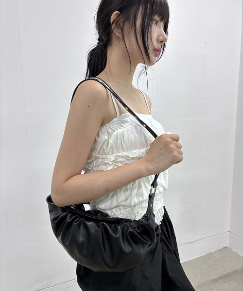 FLAREUP（フレアアップ）の「Draped Leather Bag (FL-745_Black)（ショルダーバッグ・レディース・ブラック・OS）」の3枚目の写真