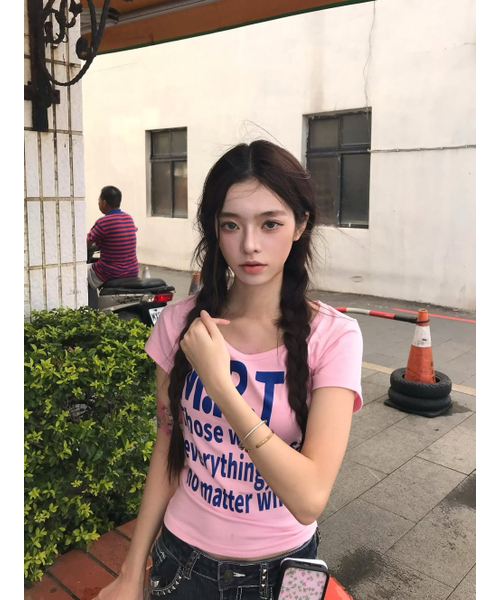 VENHIT(ベンヒット)の「MRT ビビッドUネックスリムフィット半袖Tシャツ(Tシャツ/カットソー・レディース・ブラック/ホワイト/ライトピンク/イエロー/オレンジ・SMALL/MEDIUM/LARGE)」の6枚目の写真