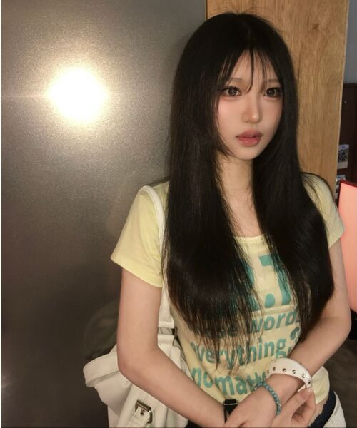 VENHIT(ベンヒット)の「MRT ビビッドUネックスリムフィット半袖Tシャツ(Tシャツ/カットソー・レディース・ブラック/ホワイト/ライトピンク/イエロー/オレンジ・SMALL/MEDIUM/LARGE)」の7枚目の写真