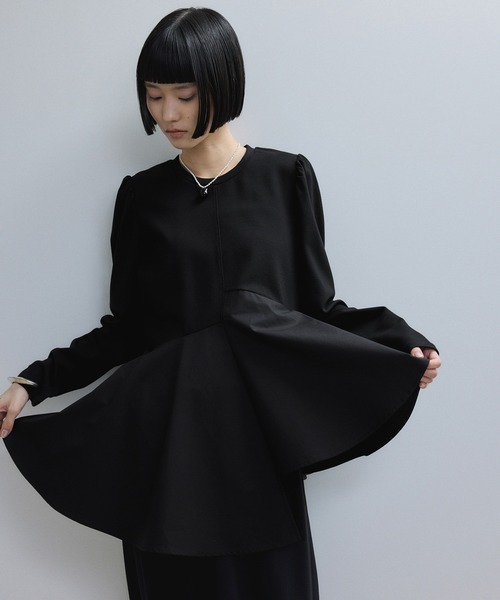 ADAM ET ROPE'（アダムエロペ）の「【WEB限定】・【定番】フリルペプラムロングスリーブカットソー（Tシャツ/カットソー・レディース・ブラック/ホワイト・FREE）」の8枚目の写真