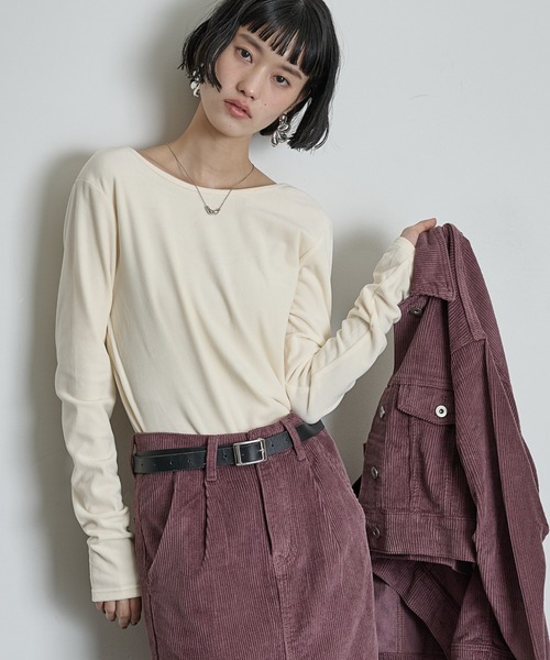THE YOn(ザヨン)の「2wayロゴ刺繍ベロアロンT(Tシャツ/カットソー・レディース・オリーブ/ブラック/プラム/アイボリー・FREE)」の1枚目の写真