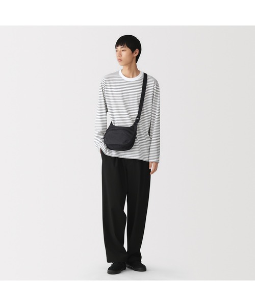無印良品(ムジルシリョウヒン)の「撥水 リップストップ ミニ ショルダーバッグ(ショルダーバッグ・レディース・ブラック/ダークブラウン・FREE)」の8枚目の写真
