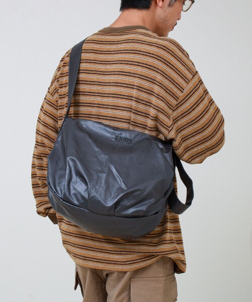 UNIVERSAL OVERALL(ユニバーサルオーバーオール)の「【UNIVERSAL OVERALL】Surplus HOBO shoulder bag(ショルダーバッグ・メンズ・チャコールグレー/ダークカーキ・FREE)」の20枚目の写真