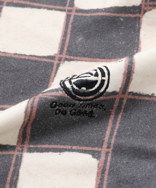 JOURNAL STANDARD(ジャーナルスタンダード)の「potato head / ポテトヘッド Monogram Crewneck Sweat(スウェット・メンズ・アイボリー・LARGE/MEDIUM)」の3枚目の写真