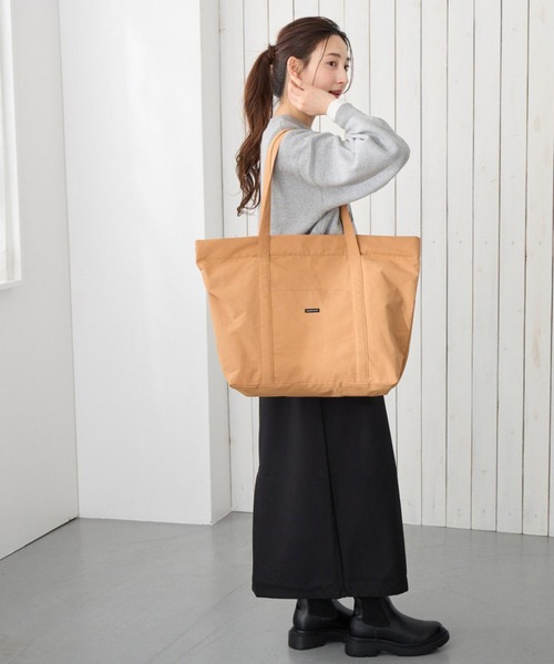 ROOTOTE（ルートート）の「ルートート / トートバッグ 大容量 撥水 軽量 1泊 旅行 キャリーオン 通勤 SC.グランデ.ジップ-B（トートバッグ・レディース・ブラック/グレー/レッド/タン・FREE）」の22枚目の写真