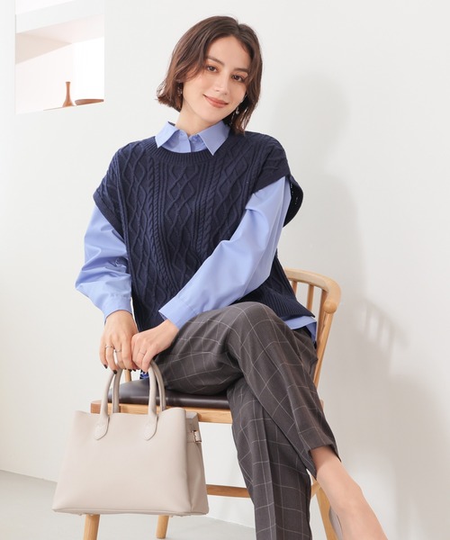 GLACIER lusso(グラシアルッソ)の「シャツ付ニットベスト(ベスト・レディース・ベージュ系1/ネイビー/ブルー/杢グレー・L/M/S)」の7枚目の写真