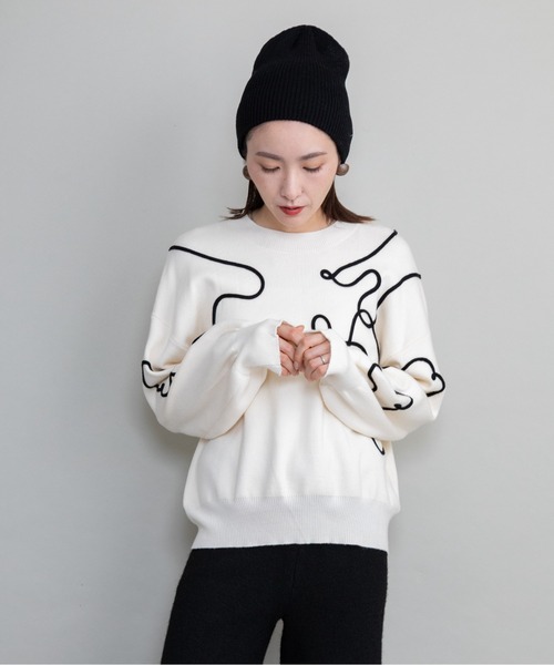 lodie(ロディ)の「アートモチーフ ハイネックニット(ニット/セーター・レディース・チャコールグレー/オフホワイト/ブラック・FREE)」の2枚目の写真