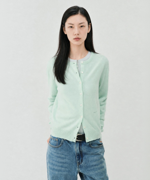 LOOKAST(ルックキャスト)の「カシミヤ ESSENTIALS ラウンドネックカーディガン / CASHMERE ESSENTIAL ROUND NECK CARDIGAN_5colors(カーディガン/ボレロ・レディース・チャコールグレー/ブラック/アイボリー/ミント/ラベンダー・SMALL/MEDIUM)」の7枚目の写真