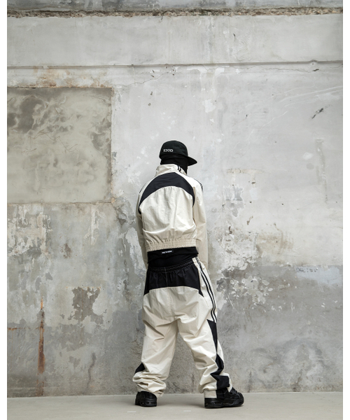 ROARINGRAD(ロアリングラド)の「26 クロップトラックジャケット サンド(ナイロンジャケット・レディース・その他・MEDIUM/LARGE)」の5枚目の写真