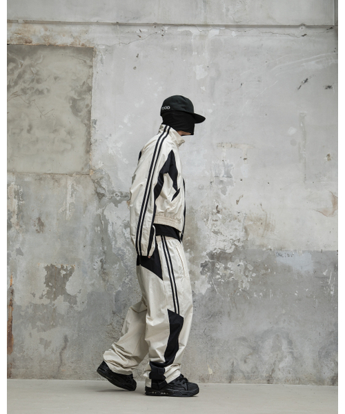 ROARINGRAD(ロアリングラド)の「26 クロップトラックジャケット サンド(ナイロンジャケット・レディース・その他・MEDIUM/LARGE)」の9枚目の写真