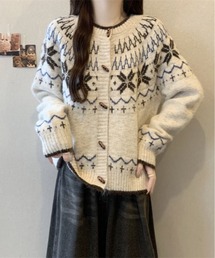 ドグルボタン付き北欧風カーディガン