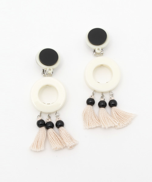 SLY(スライ)の「ACRYLICタッセルEARRING(イヤリング・レディース・レッド/ミント/オフホワイト・FREE)」の2枚目の写真