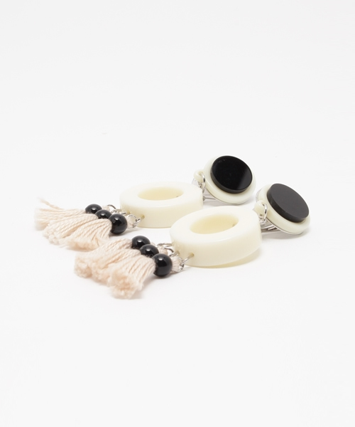 SLY(スライ)の「ACRYLICタッセルEARRING(イヤリング・レディース・レッド/ミント/オフホワイト・FREE)」の5枚目の写真