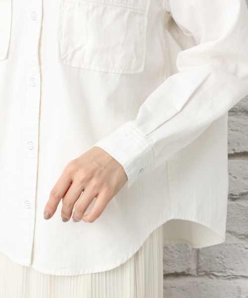 LEPSIM(レプシィム)の「オーバーサイズシャツLS 739456(シャツ/ブラウス・レディース・カーキ/オフホワイト/ブルー・FREE)」の15枚目の写真