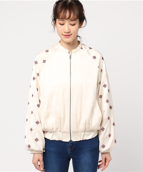 SLY（スライ）の「SATIN 刺繍BZ（ブルゾン・レディース・オフホワイト/カーキ/キャメル・FREE）」の4枚目の写真