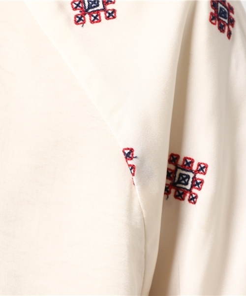 SLY（スライ）の「SATIN 刺繍BZ（ブルゾン・レディース・オフホワイト/カーキ/キャメル・FREE）」の11枚目の写真