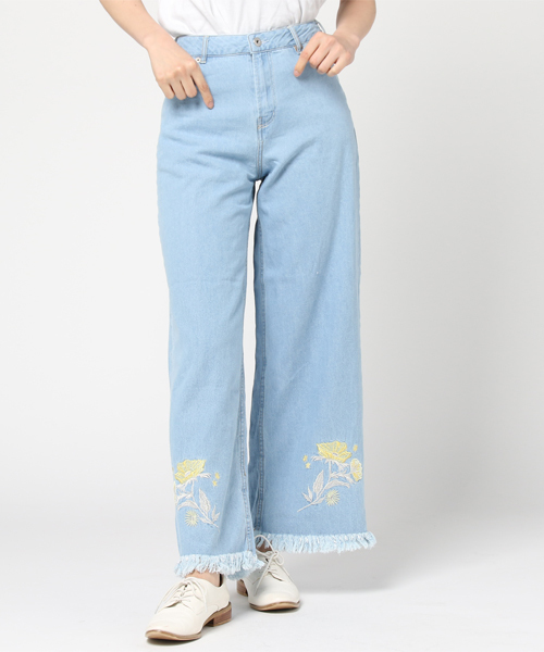 earth music&ecology（アースミュージックアンドエコロジー）の「・8.0ozデニム刺繍パンツ（デニムパンツ・レディース・ライトインディゴブルー/インディゴブルー・L/S/M）」の13枚目の写真