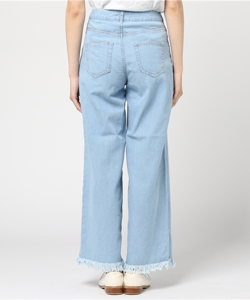 earth music&ecology（アースミュージックアンドエコロジー）の「・8.0ozデニム刺繍パンツ（デニムパンツ・レディース・ライトインディゴブルー/インディゴブルー・L/S/M）」の5枚目の写真