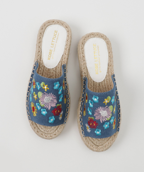 フラワー刺繍のフラットシューズで今年顔に！[スエード