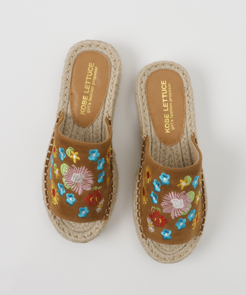 KOBE LETTUCE（コウベレタス）の「フラワー刺繍のフラットシューズで今年顔に！[スエード/キャンバス/デニム]花柄刺繍エスパドリーユジュートサンダル/スリッパサンダル/靴/神戸レタス[I1324]（サンダル・レディース・キャメル/ホワイト/ブルー/ベージュ/ブラック・LL/M/S/L）」の5枚目の写真