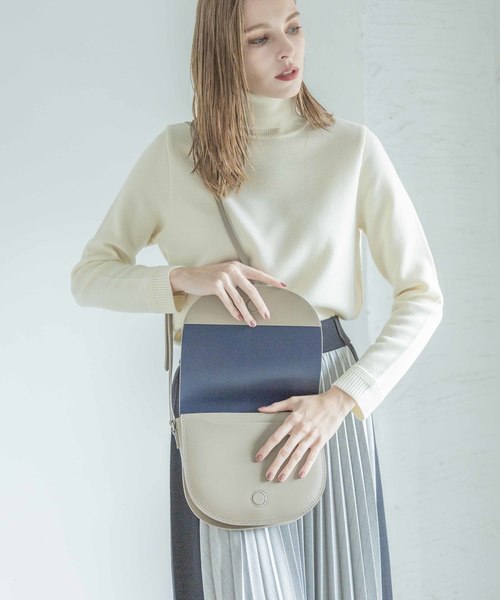 YAHKI(ヤーキ)の「【YAHKI】《STUDIOUS復刻&別注》ラウンドショルダーバッグ YH-131(ショルダーバッグ・レディース・ブラック/ベージュ/レッド/ライトベージュ/ダークブラック/ライトブルー/ベージュ系その他2・FREE)」の17枚目の写真