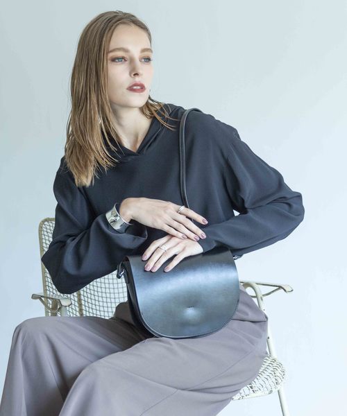 YAHKI(ヤーキ)の「【YAHKI】《STUDIOUS復刻&別注》ラウンドショルダーバッグ YH-131(ショルダーバッグ・レディース・ブラック/ベージュ/レッド/ライトベージュ/ダークブラック/ライトブルー/ベージュ系その他2・FREE)」の14枚目の写真