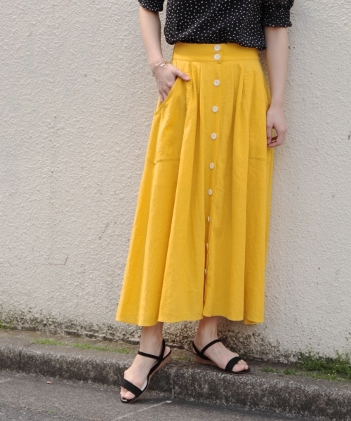 LOWRYS FARM（ローリーズファーム）の「マエボタンフレアスカート 789041（スカート・レディース・ブラック/グリーン/イエロー/ブルー・FREE）」の4枚目の写真