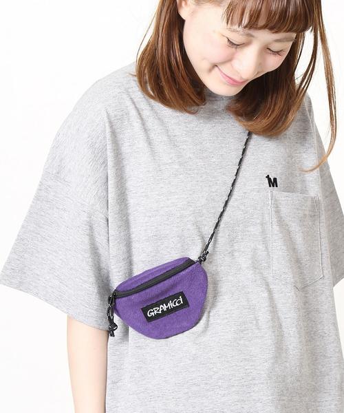 Gramicci（グラミチ）の「【WEB限定】Gramicci(グラミチ)別注パイルスーパーミニサコッシュバッグ（ショルダーバッグ・メンズ・パープル/グレー/ブラック/レッド・FREE）」の4枚目の写真