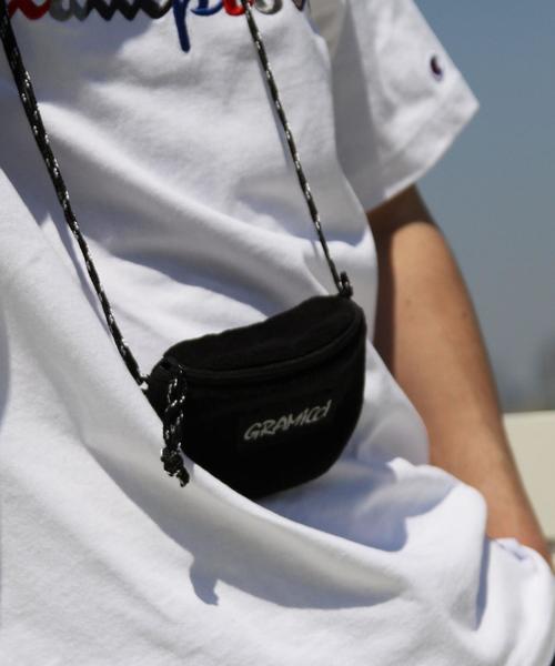 Gramicci（グラミチ）の「【WEB限定】Gramicci(グラミチ)別注パイルスーパーミニサコッシュバッグ（ショルダーバッグ・メンズ・パープル/グレー/ブラック/レッド・FREE）」の12枚目の写真