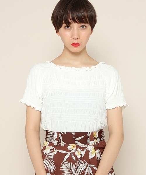 PAGEBOY（ページボーイ）の「シャーリングトップス（Tシャツ/カットソー・レディース・オフホワイト/ブラック/グリーン・FREE）」の2枚目の写真