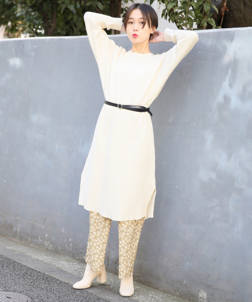 LOWRYS FARM（ローリーズファーム）の「フラワーハイウエストパンツ　824890（その他パンツ・レディース・ブラック/ベージュ・FREE）」の4枚目の写真