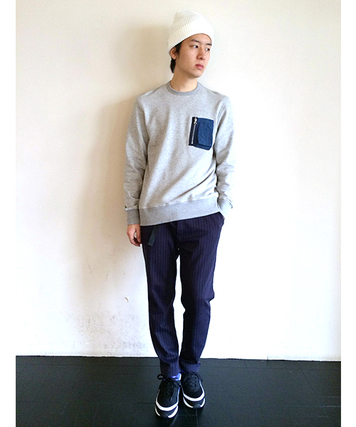 WHO'S WHO gallery（フーズフーギャラリー）の「MA-1ポケットクルーネック（スウェット・メンズ・グレー/アイボリー・LARGE/MEDIUM）」の14枚目の写真