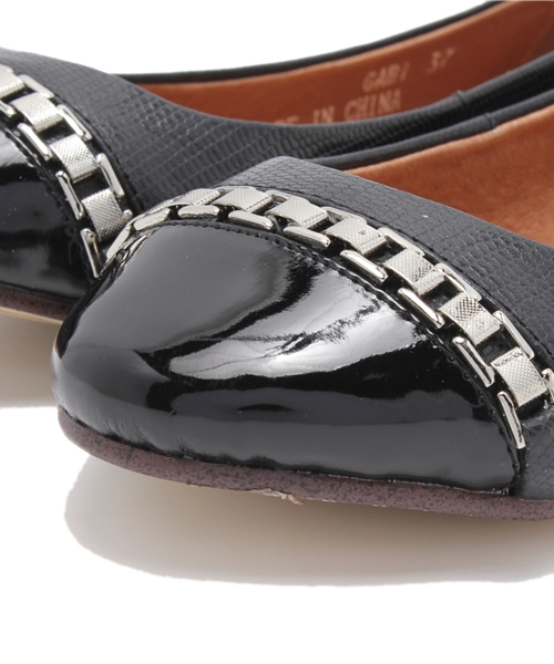 Jeffrey Campbell(ジェフリーキャンベル)の「チェーン付バレエシューズ(バレエシューズ・レディース・ブラック×ブラック/オレンジ/ベージュ系その他/グリーン系その他/ピンク系その他・36/37/38/35)」の6枚目の写真