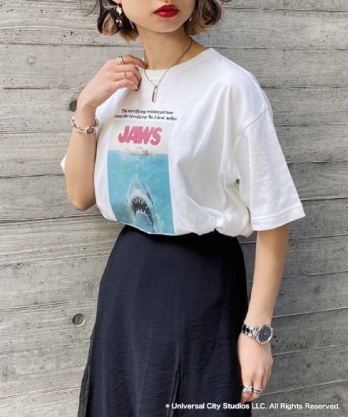 PAGEBOY(ページボーイ)の「JAWSシネマTEE(Tシャツ/カットソー・レディース・ブラック/チャコールグレー/オフホワイト・FREE)」の16枚目の写真
