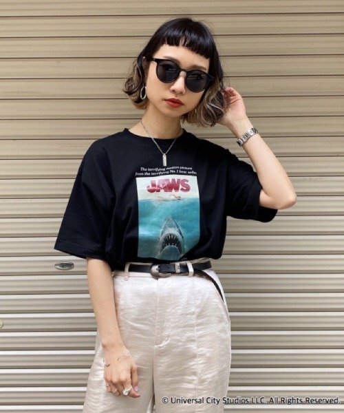 PAGEBOY(ページボーイ)の「JAWSシネマTEE(Tシャツ/カットソー・レディース・ブラック/チャコールグレー/オフホワイト・FREE)」の19枚目の写真
