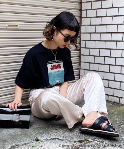 PAGEBOY(ページボーイ)の「JAWSシネマTEE(Tシャツ/カットソー・レディース・ブラック/チャコールグレー/オフホワイト・FREE)」の17枚目の写真