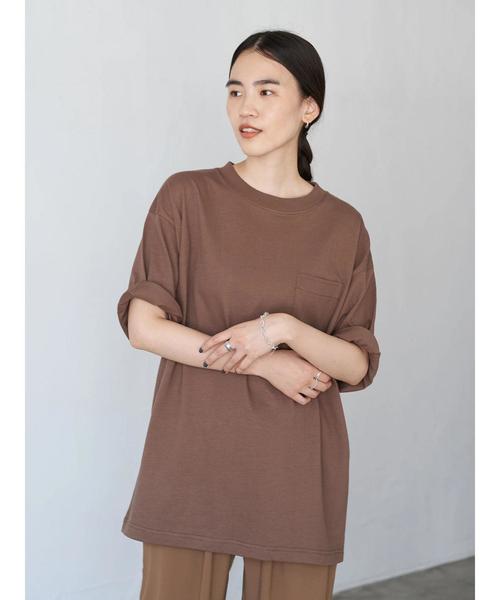 AMERICAN HOLIC（アメリカンホリック）の「オーガニックコットンポケット付きカットチュニック　＊（Tシャツ/カットソー・レディース・チャコールグレー/オフホワイト/グリーン/ホワイト系その他4/ブラック系その他4/キャメル・FREE）」の6枚目の写真