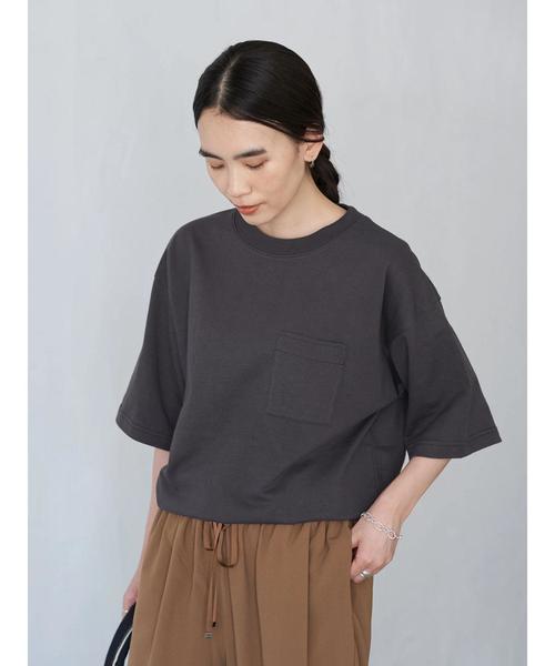 AMERICAN HOLIC（アメリカンホリック）の「オーガニックコットンポケット付きカットチュニック　＊（Tシャツ/カットソー・レディース・チャコールグレー/オフホワイト/グリーン/ホワイト系その他4/ブラック系その他4/キャメル・FREE）」の4枚目の写真