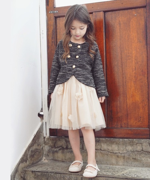 Rora（ローラ）の「ユミネ ツイード ジャケット（ノーカラージャケット・キッズ・ブラック・140cm/130cm/110cm/120cm/100cm）」の12枚目の写真
