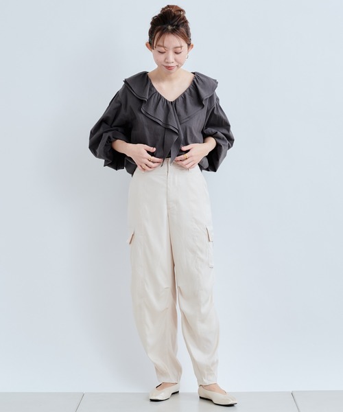 DouDou(ドゥドゥ)の「フリルブラウス(シャツ/ブラウス・レディース・チャコールグレー/ベージュ/オフホワイト・FREE)」の20枚目の写真