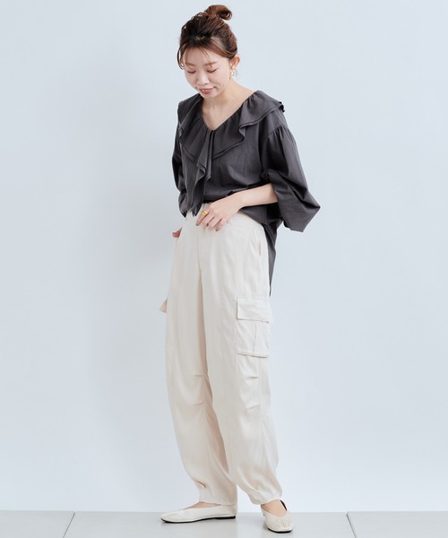 DouDou(ドゥドゥ)の「フリルブラウス(シャツ/ブラウス・レディース・チャコールグレー/ベージュ/オフホワイト・FREE)」の21枚目の写真