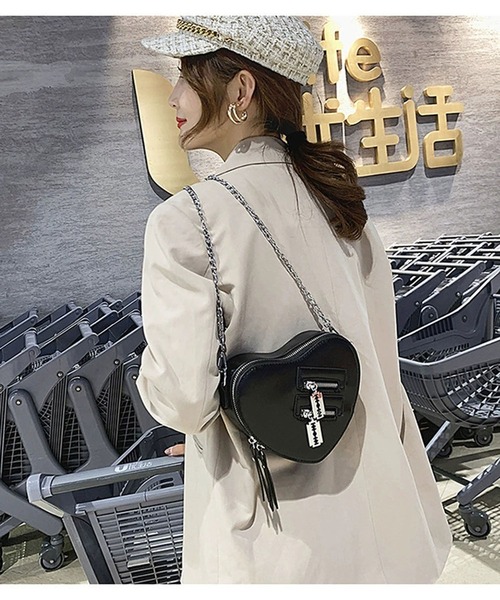 Passion（パッション）の「ハート　ショルダーバッグ（ショルダーバッグ・レディース・ブラック/ブラウン/レッド/ライトグリーン/ホワイト・FREE）」の12枚目の写真